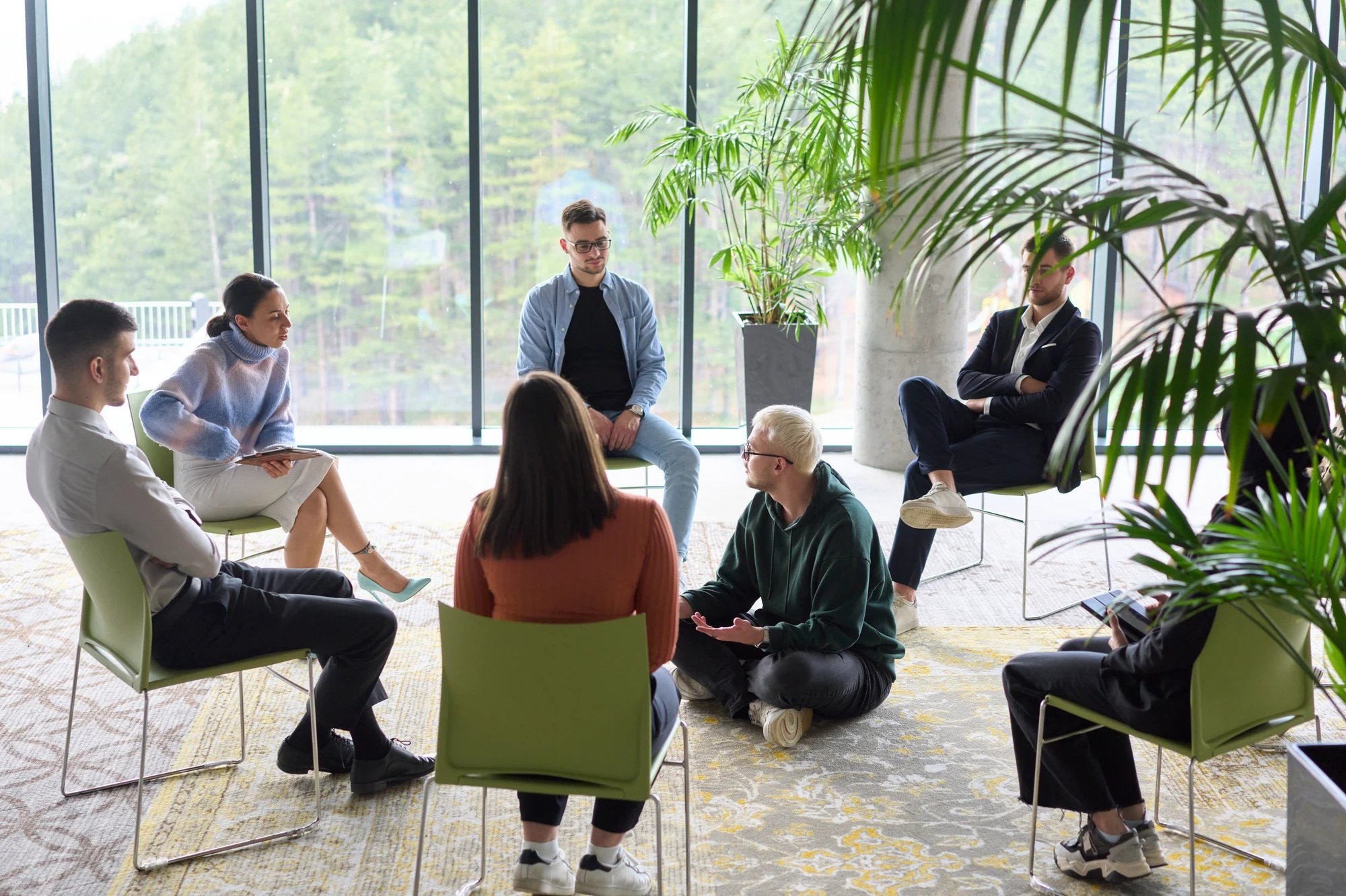 Reunión en circulo de personas