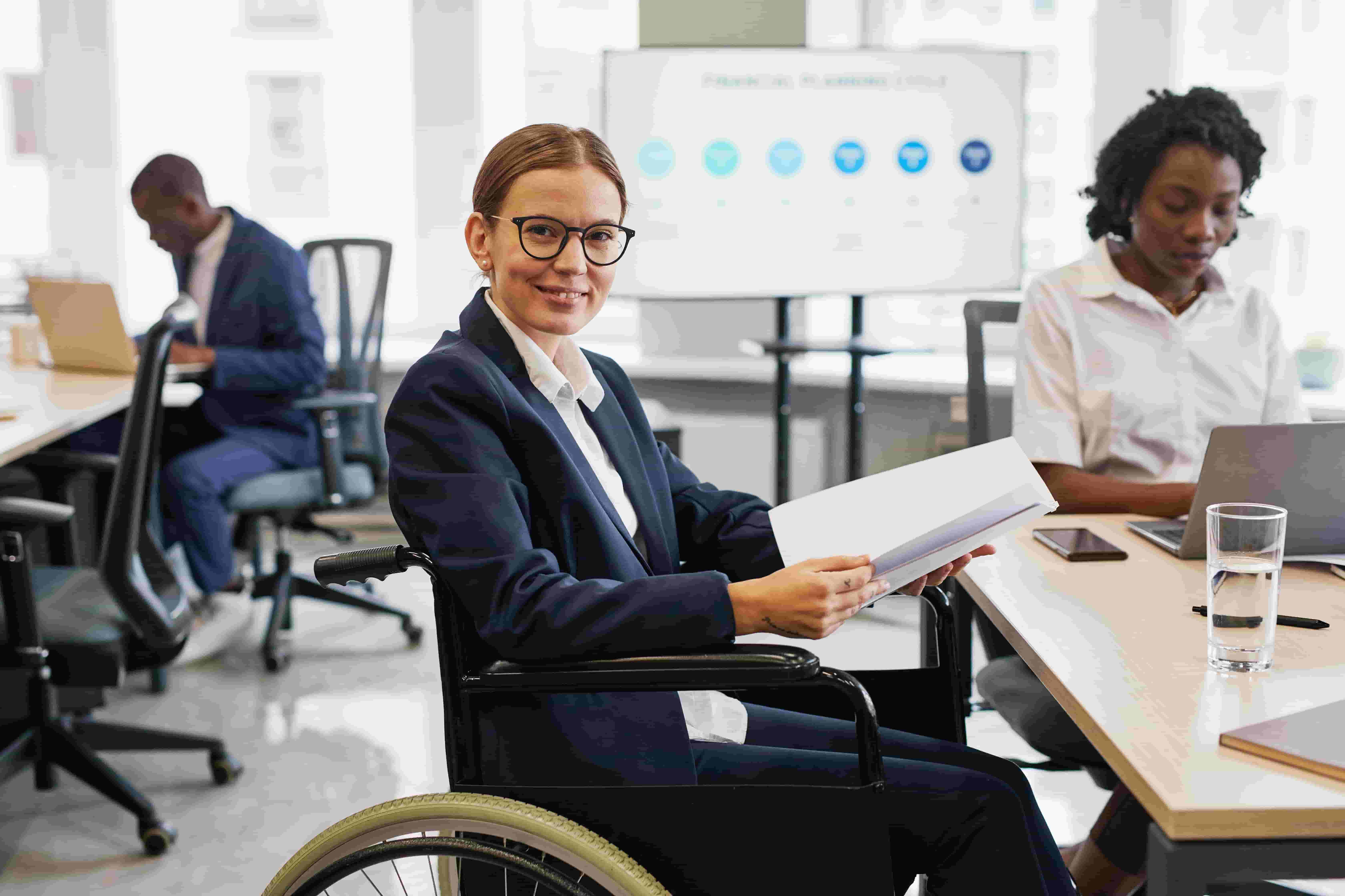 Empresaria en silla de ruedas