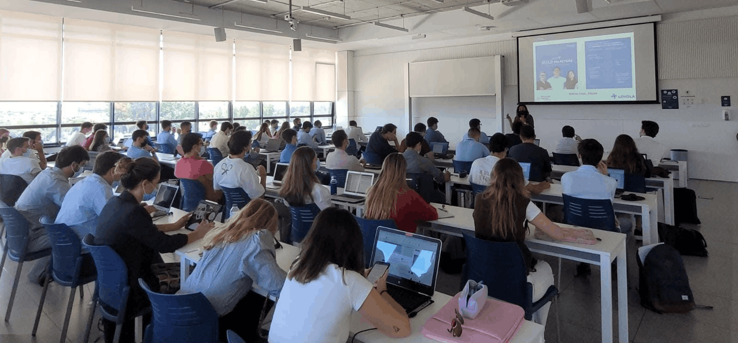 Estudiantes jóvenes en la jornada Rethinking Digital