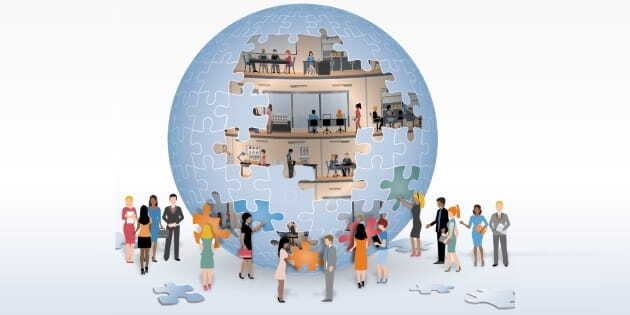 Trabajadores con piezas de puzzle